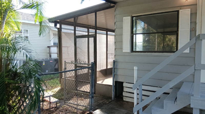 1809 Cedar St - Photo 4 of 13