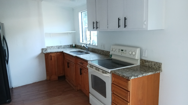 1809 Cedar St - Photo 6 of 13