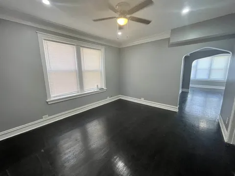 7924 South May Street #1 - Photo 3 of 8