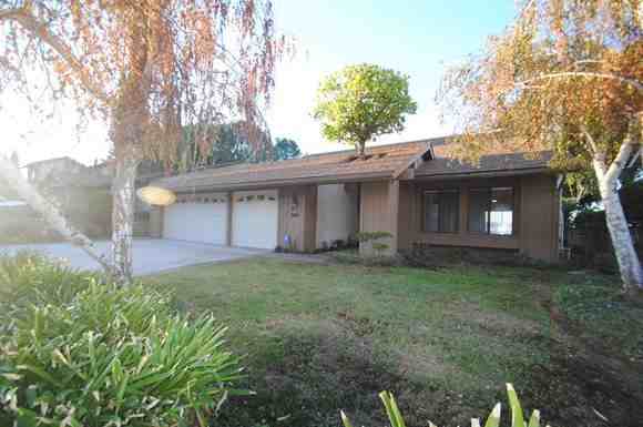 3679 Holly Vista Dr - Photo 3 of 37