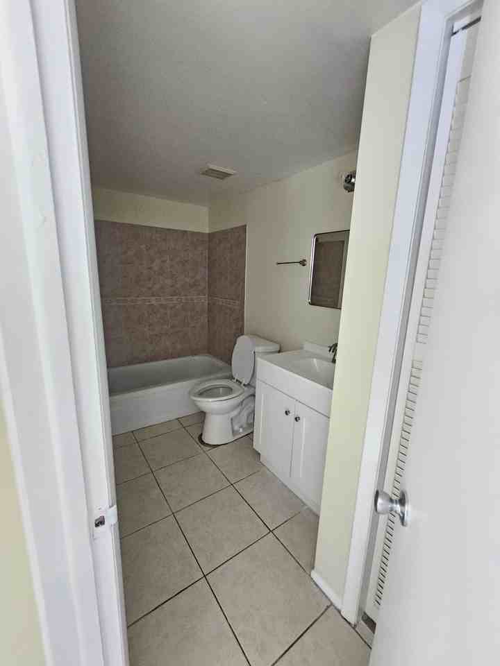 2845 Somerset Park Dr #203 - Photo 2 of 10