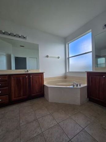 7070 Venice Way #2905 - Photo 4 of 10