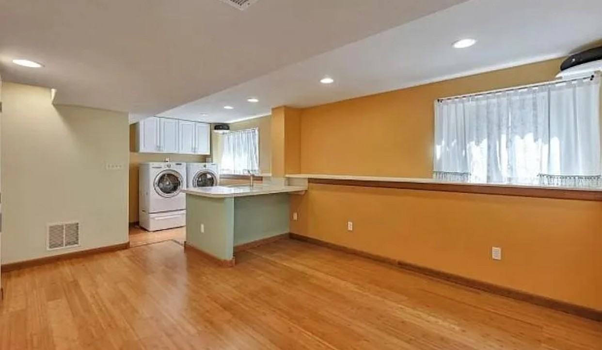 1040 S Blackhawk St #NA - Photo 3 of 14