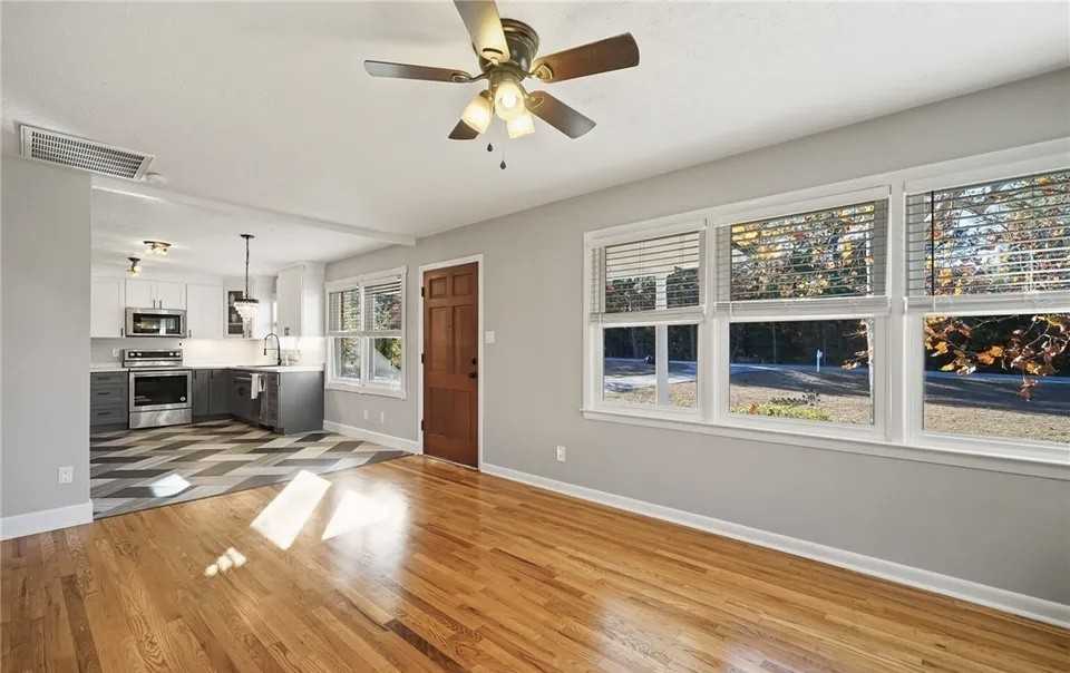 2529 Sycamore St #NA - Photo 4 of 20