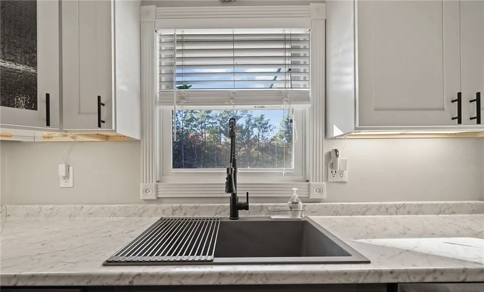 2529 Sycamore St #NA - Photo 7 of 20