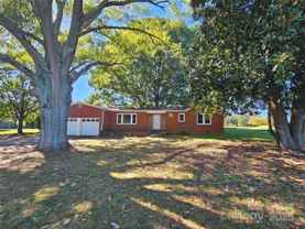 1196 Shearers Rd - Photo 1 of 1