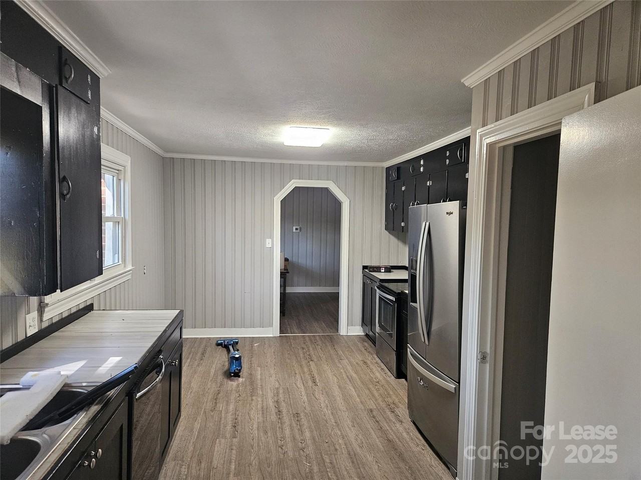 1196 Shearers Rd - Photo 3 of 10