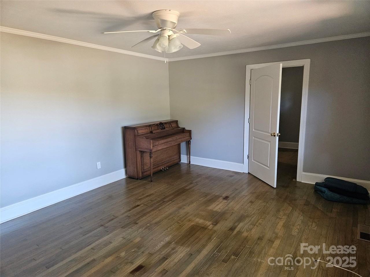 1196 Shearers Rd - Photo 4 of 10