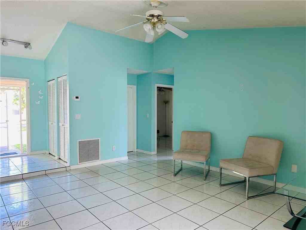 1421 Sw 9th Ct - Photo 5 of 29