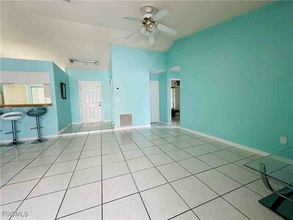 1421 Sw 9th Ct - Photo 7 of 29