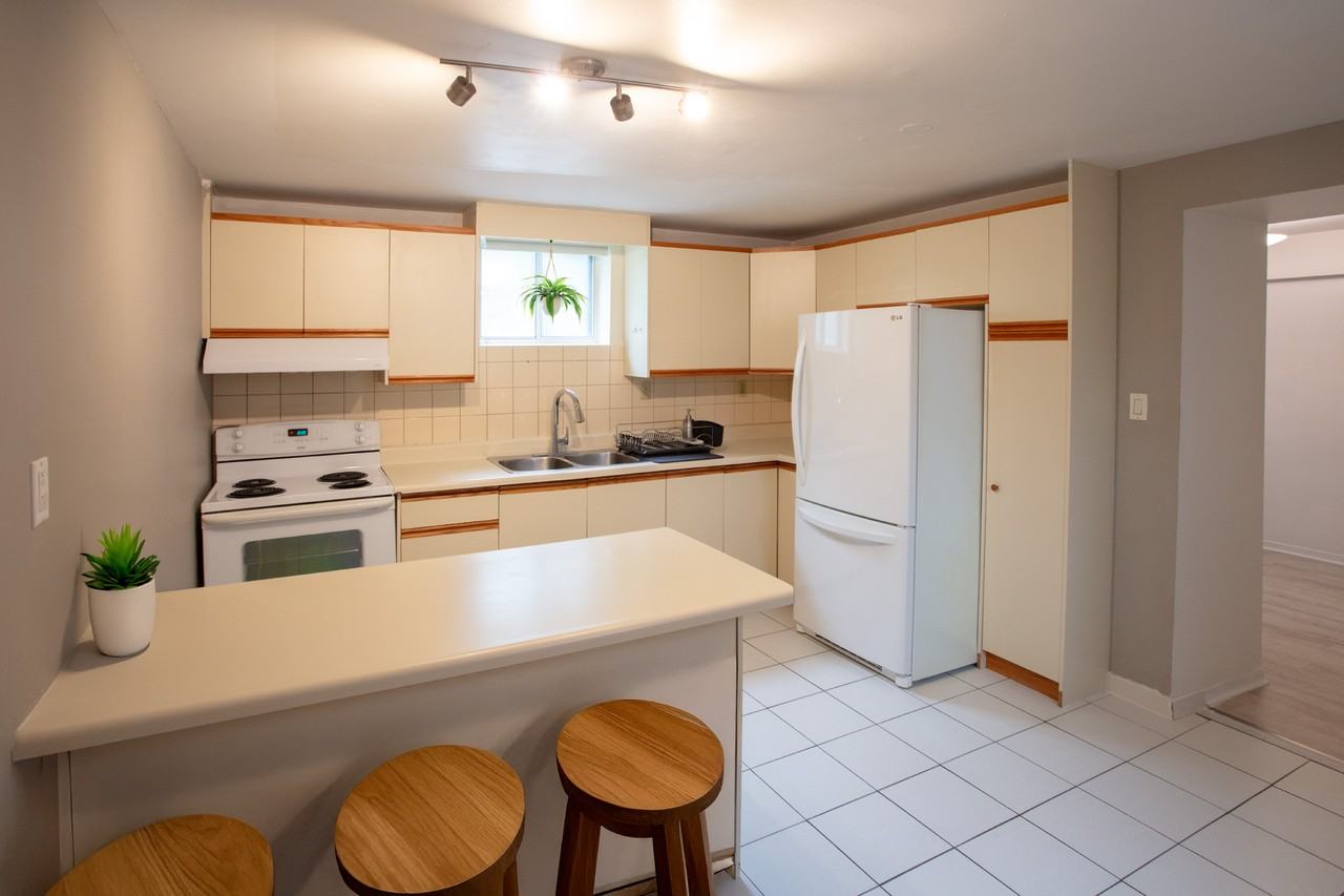 St Clair Ave W & Dufferin St - Photo 3 of 7