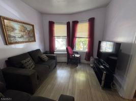 featured image of 712 E 27th St