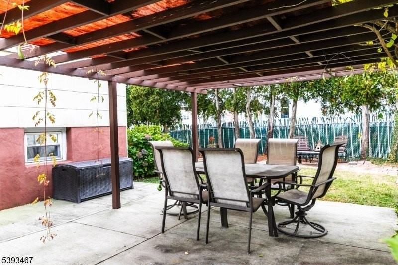 307 Belleville Ave - Photo 3 of 19