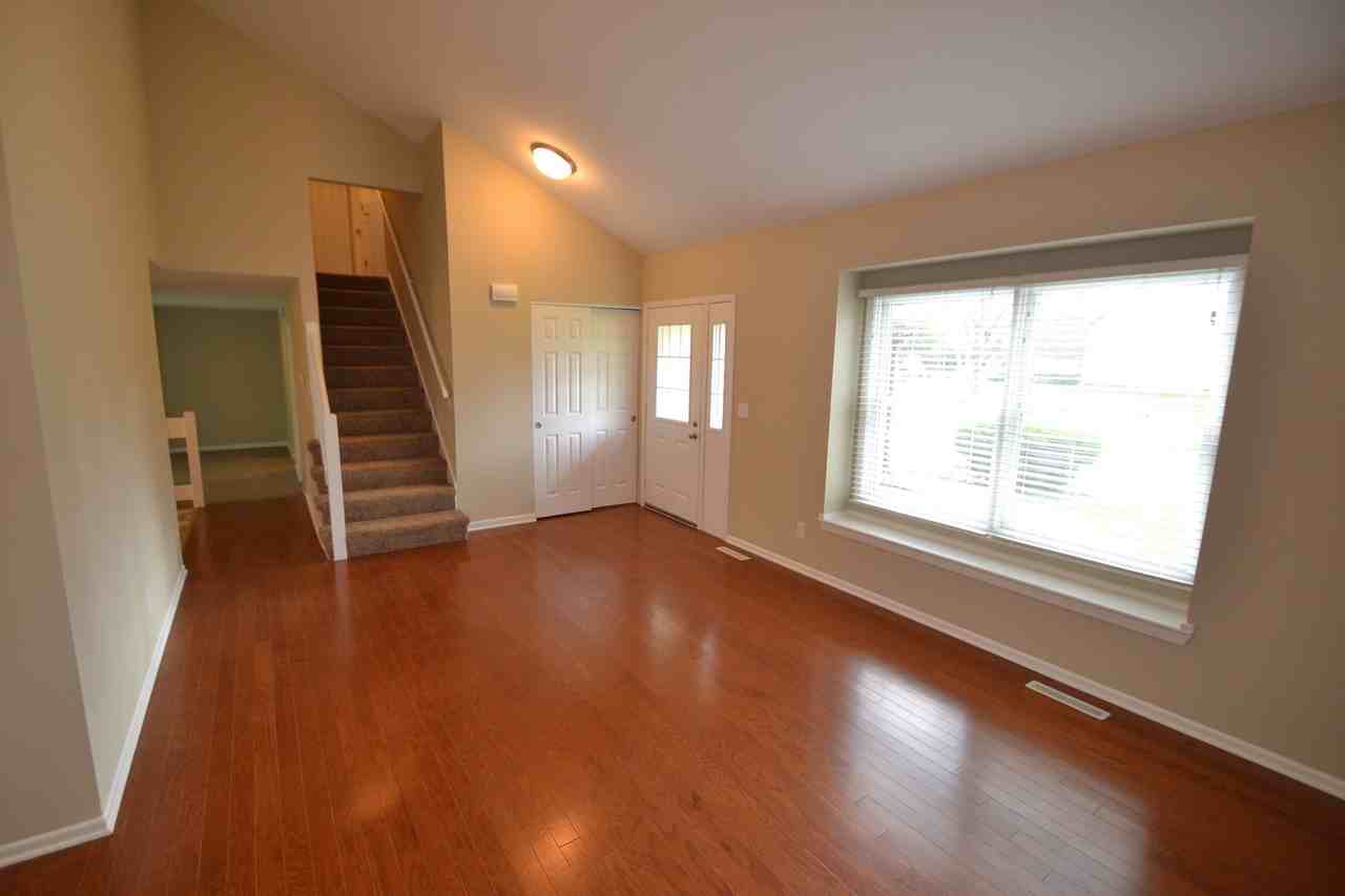 1066 Cedar Crest Dr - Photo 3 of 9