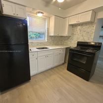 1565 Ne 32nd St #B - Photo 1 of 1