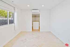 featured image of 516 1/2 Hill St