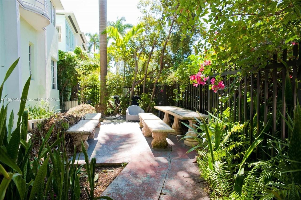 1573 Pennsylvania Avenue #8N - Photo 6 of 30