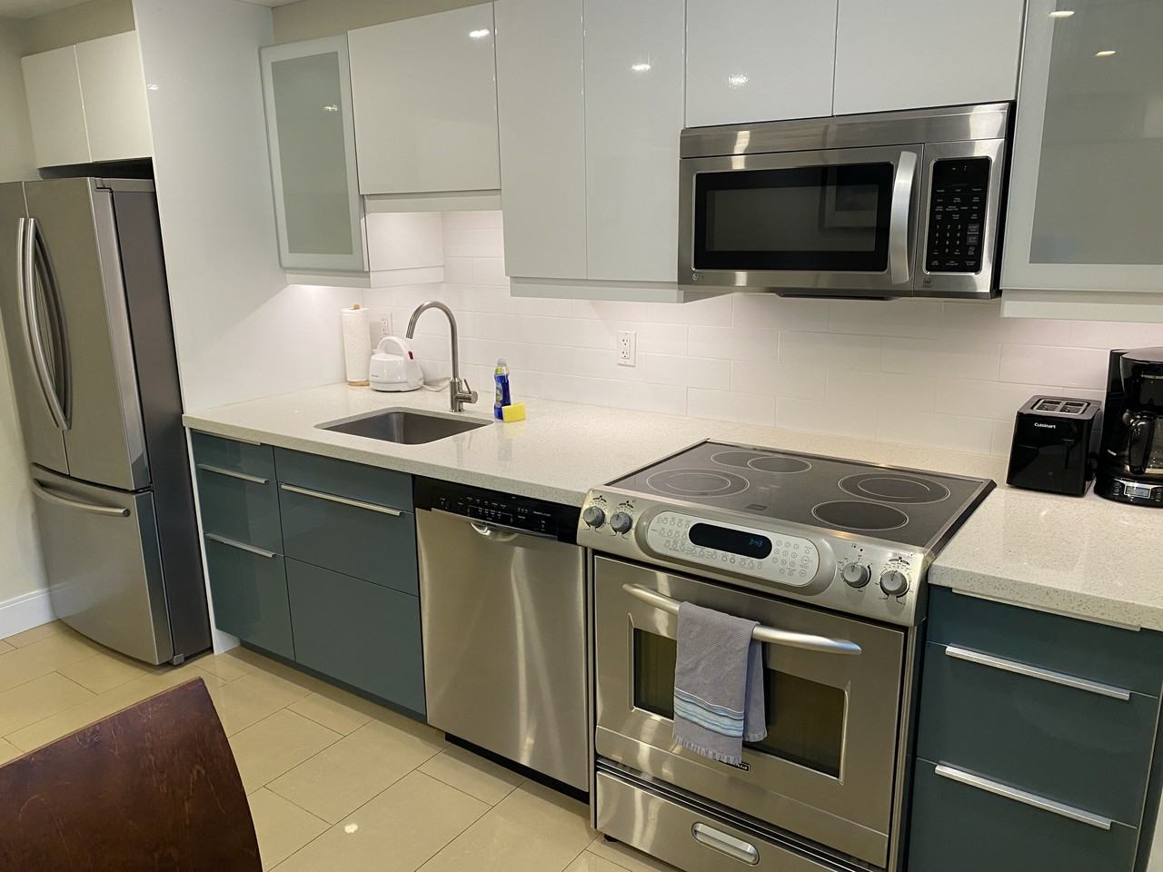 248 Fulton Ave - Photo 5 of 18