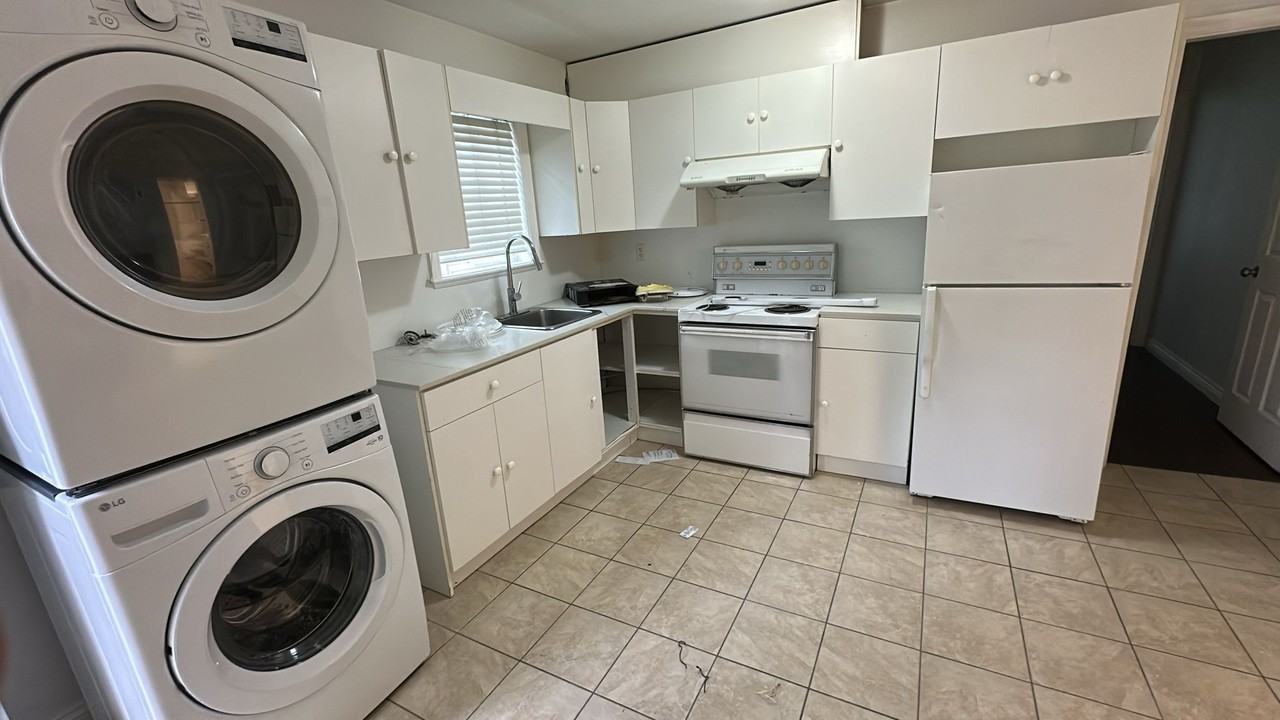 3254 School Avenue #3254 - Photo 2 of 6