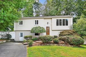 featured image of 731 Manette Ln