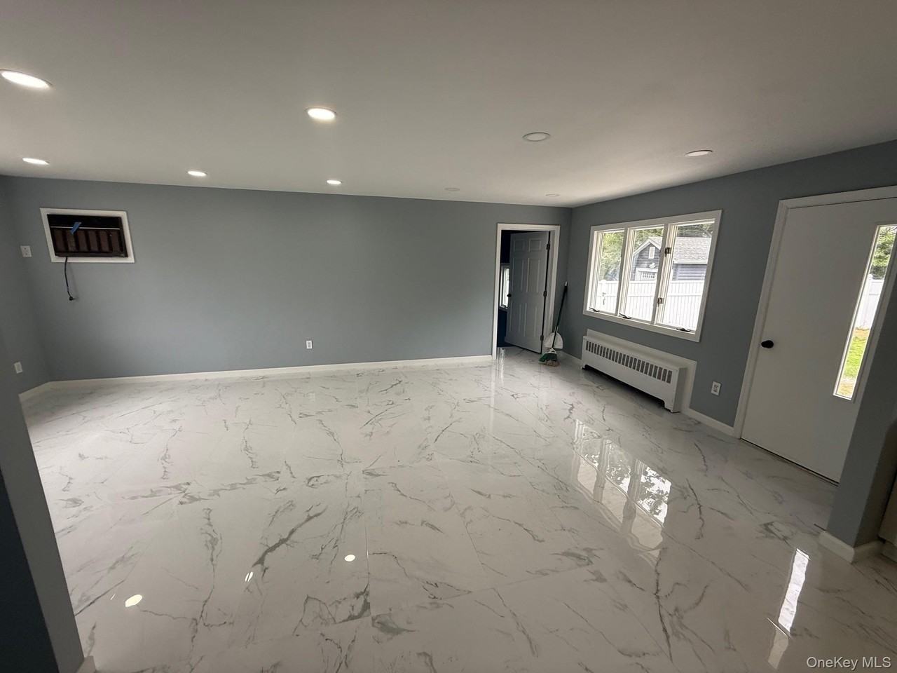 25 Martin Rd S - Photo 2 of 22