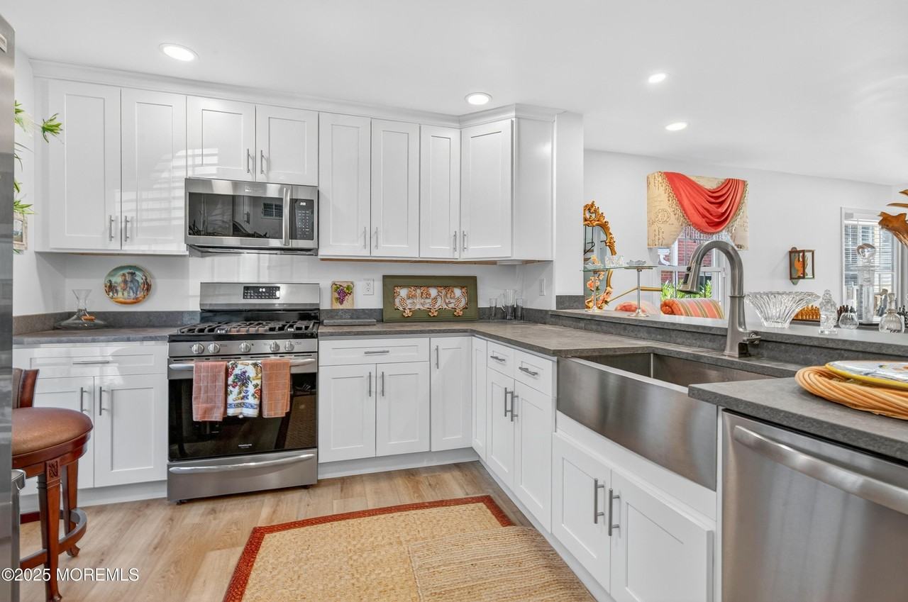 15 Wyckham Road - Photo 2 of 12