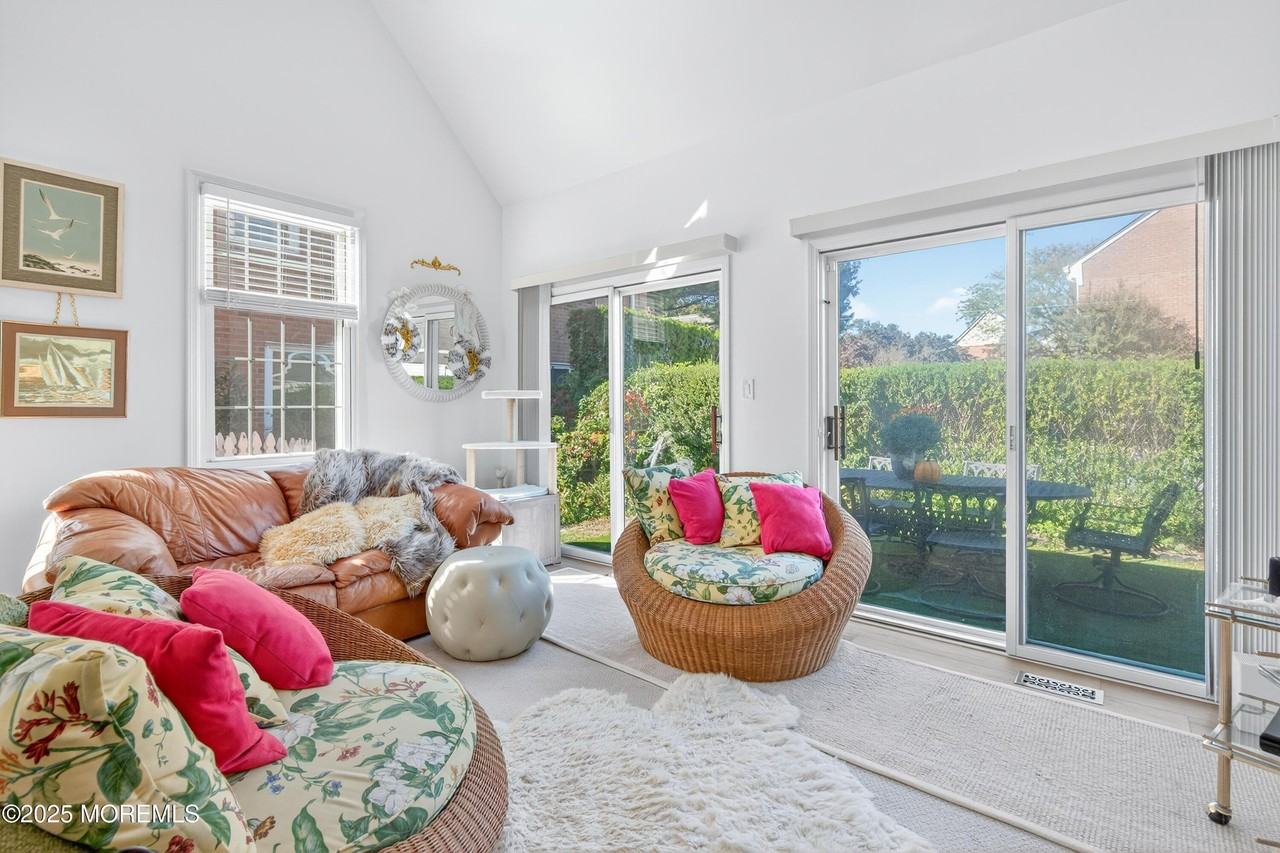 15 Wyckham Road - Photo 6 of 12