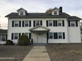 featured image of 305 Church St Apt 2 #2