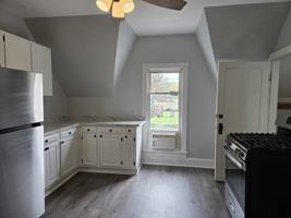 featured image of 14 Lincoln Pkwy #2