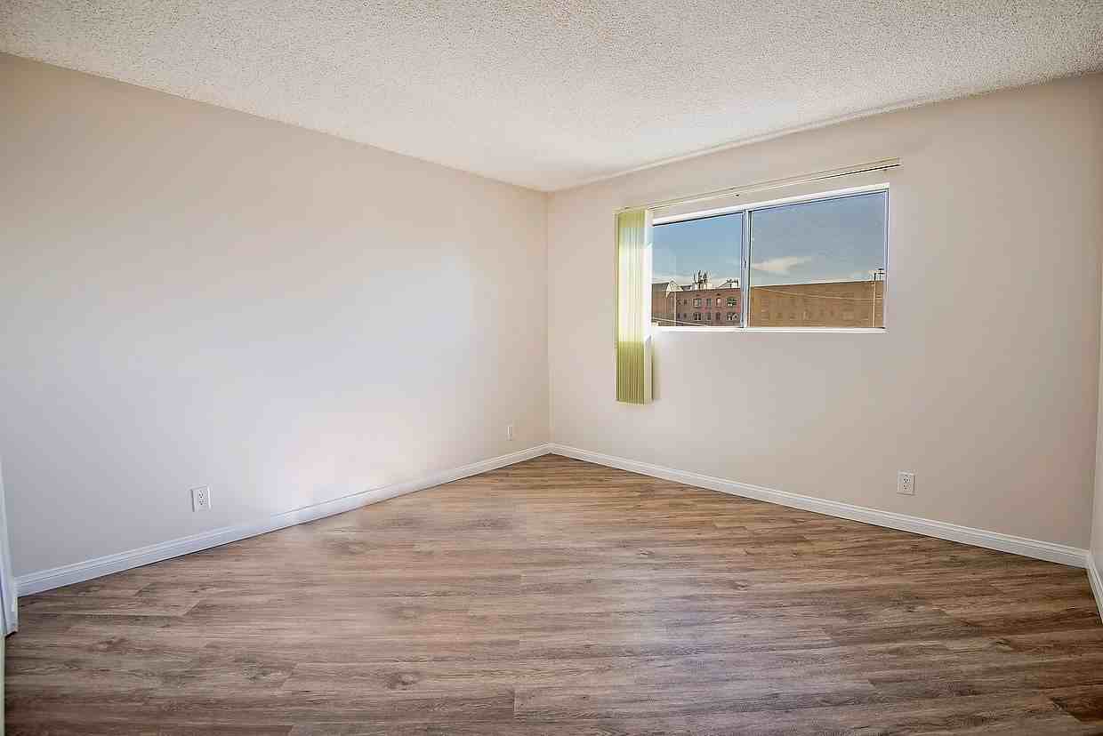 1836 New Hampshire - Photo 7 of 14