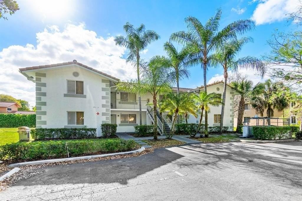 1831 Nw 94th Ave - Photo 2 of 17