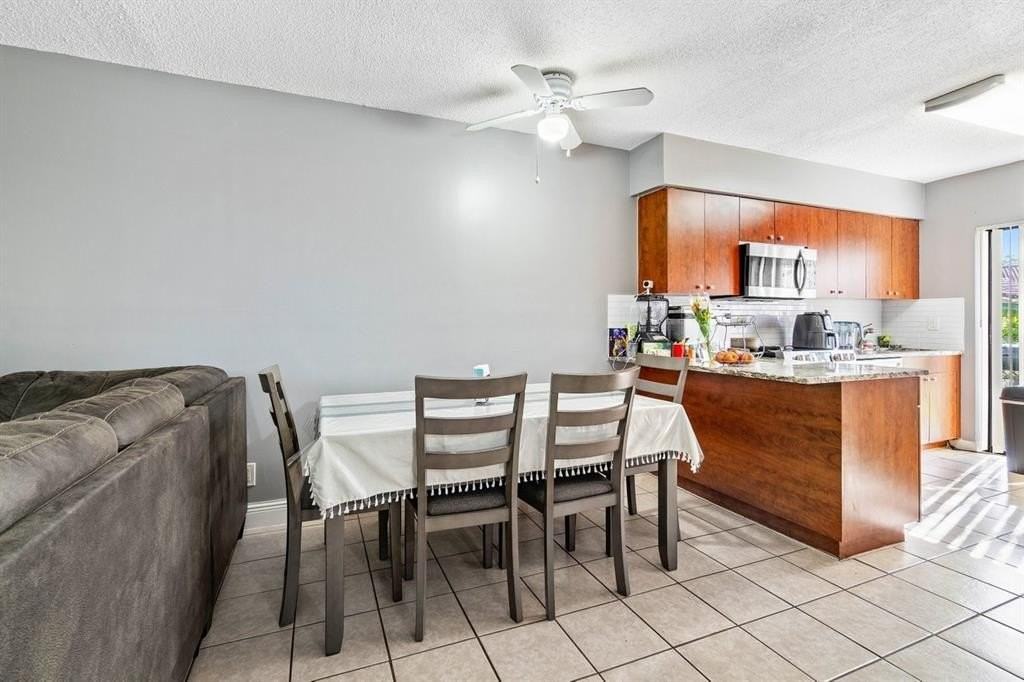 1831 Nw 94th Ave - Photo 4 of 17