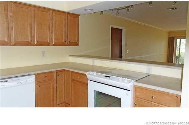 630 Southeast Ocean Boulevard #B1 - Photo 6 of 24