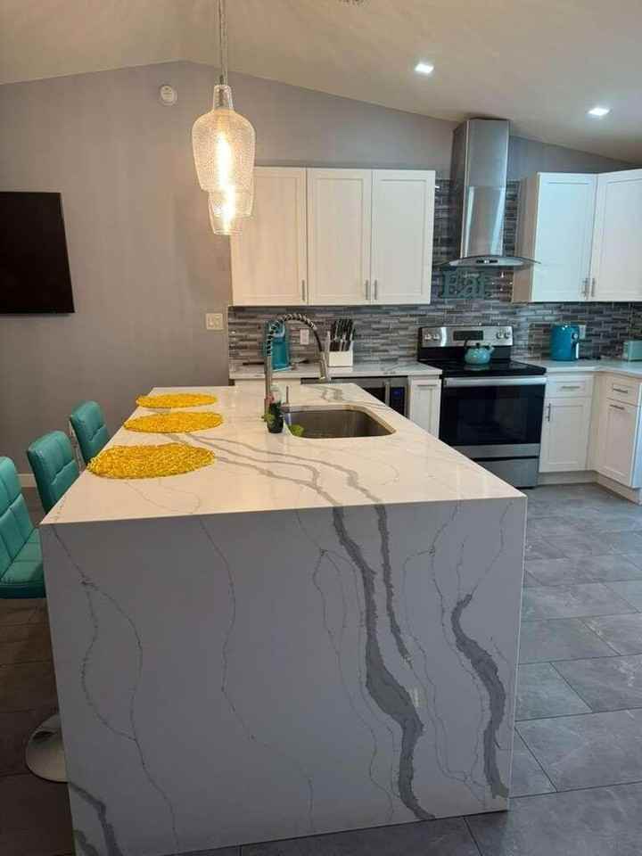 514 Waylaid Ave Sw - Photo 3 of 7