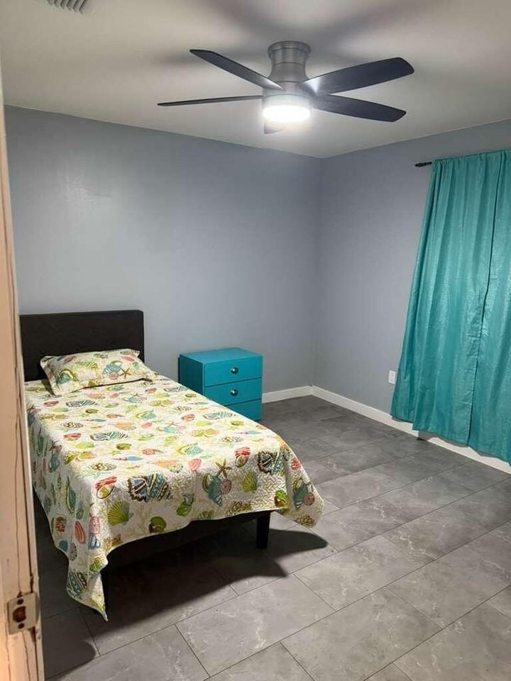 514 Waylaid Ave Sw - Photo 5 of 7