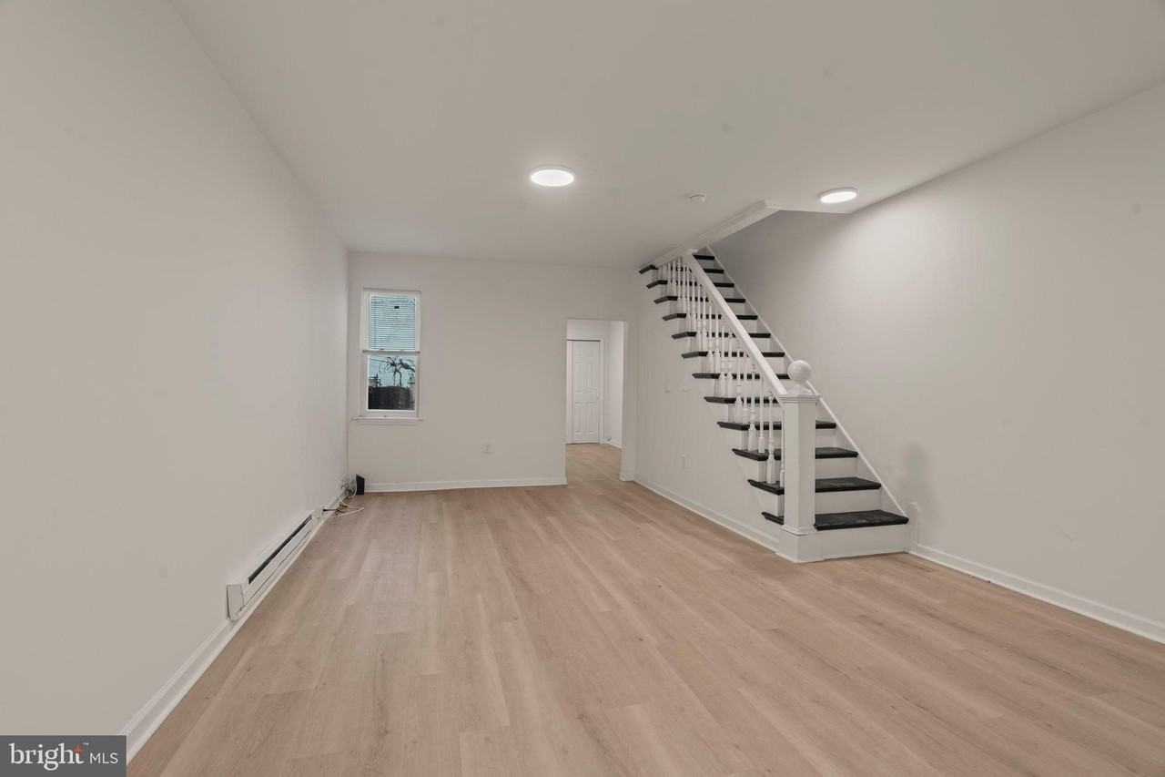 19 West Seymour Street - Photo 3 of 39