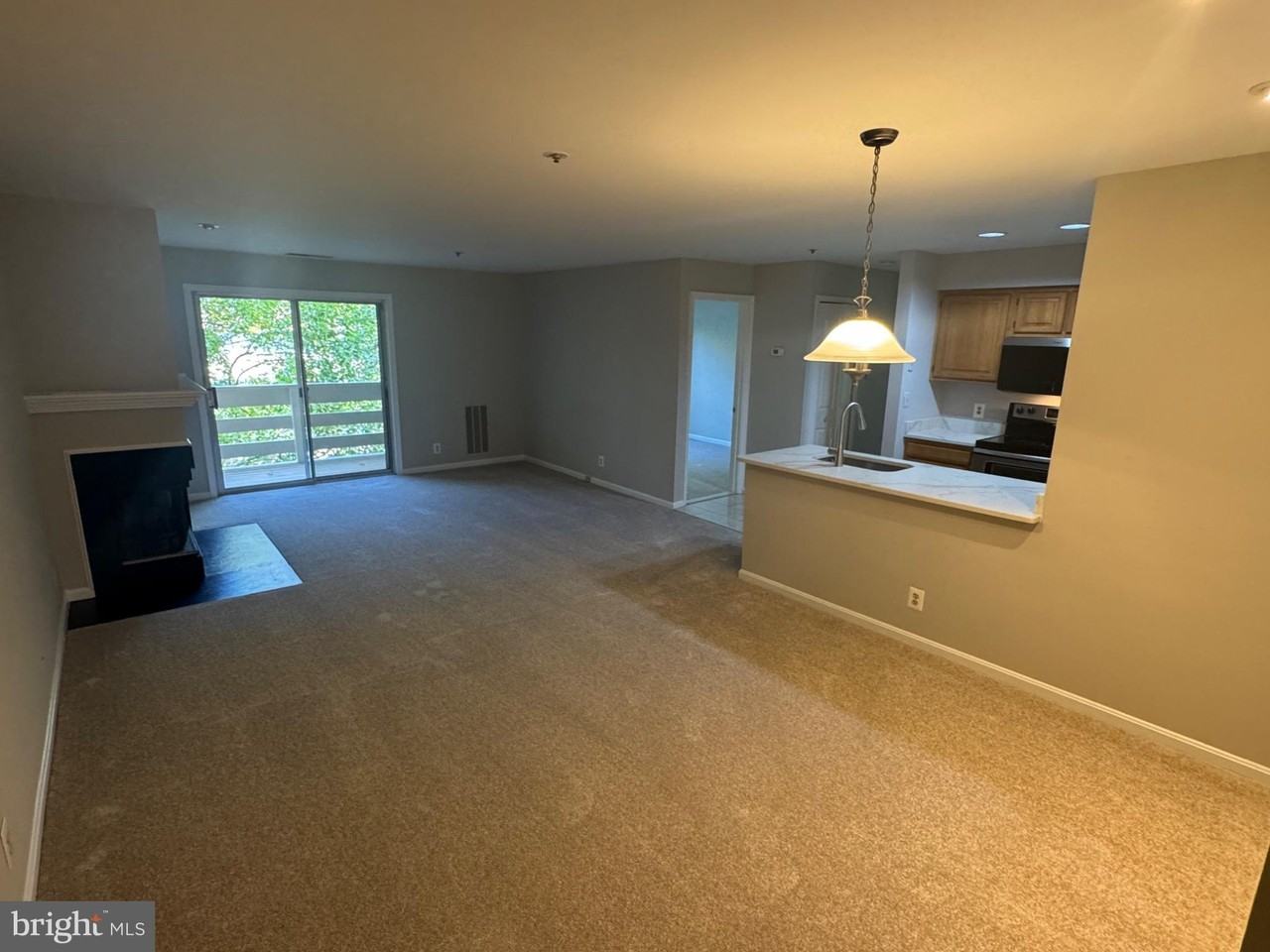 240 South Reynolds Street #304 - Photo 2 of 13