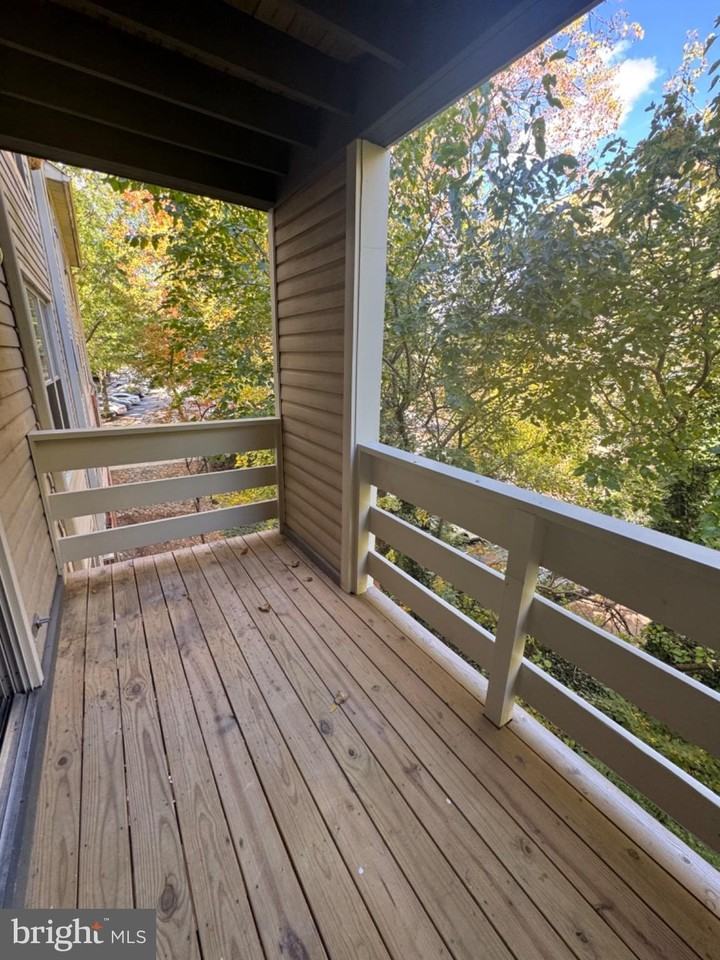 240 South Reynolds Street #304 - Photo 4 of 13