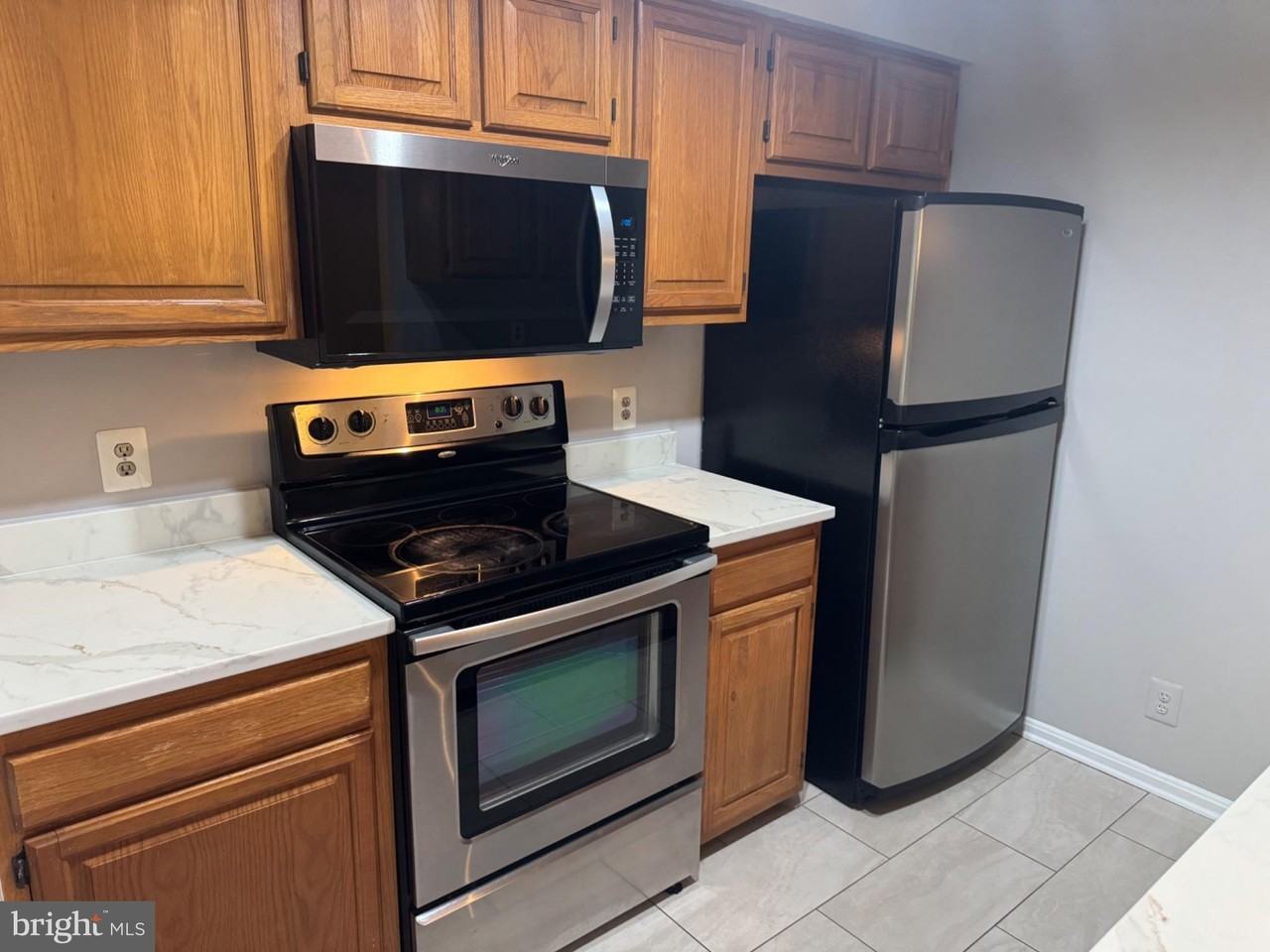 240 South Reynolds Street #304 - Photo 5 of 13