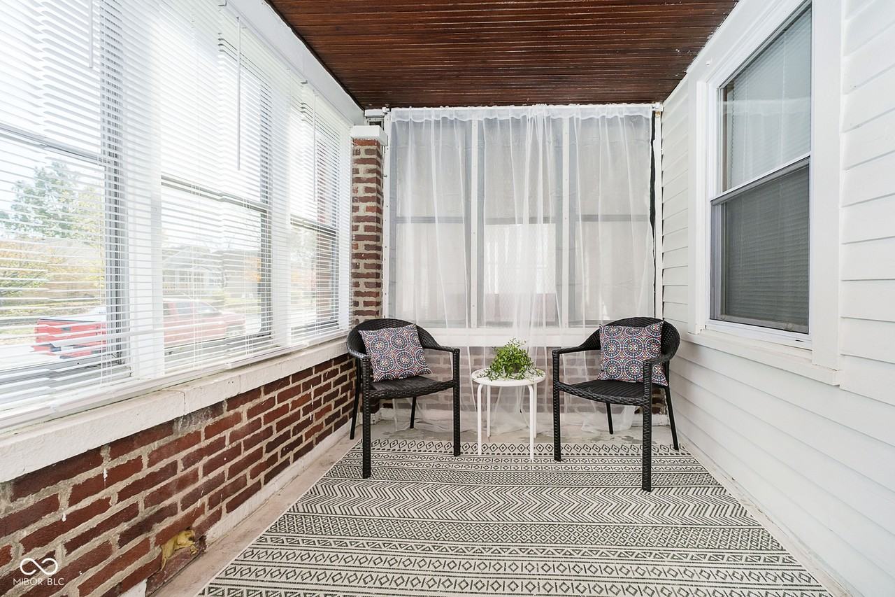 54 S 5th Ave - Photo 3 of 25