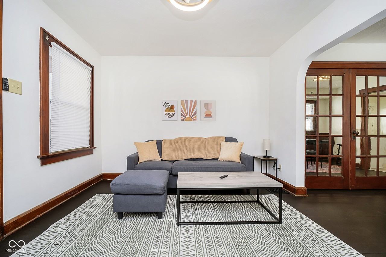 54 S 5th Ave - Photo 7 of 25