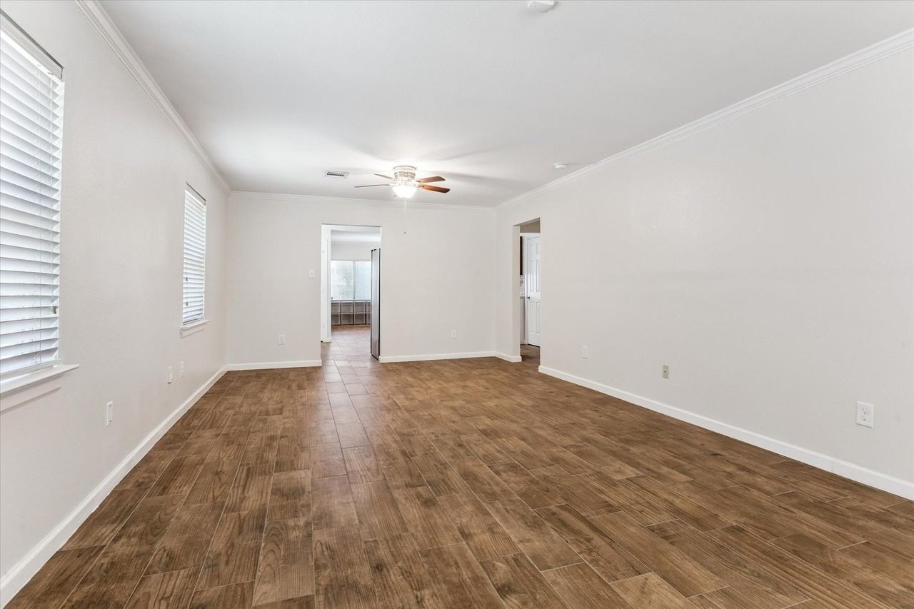 3810 Grennoch Ln - Photo 3 of 17