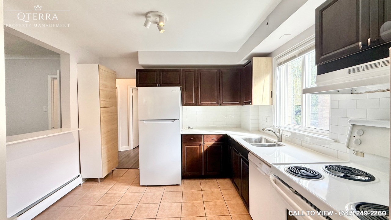 3-43 Morgan Ave, Etobicoke, Ontario M8Y 2Z9 - Photo 2 of 12