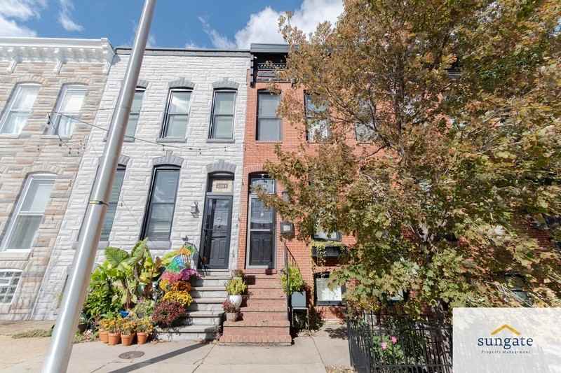 3206 Hudson St - Photo 3 of 50