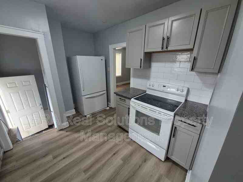 1042 E 14th Ave - Photo 3 of 8