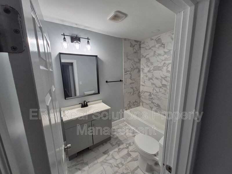 1042 E 14th Ave - Photo 4 of 8