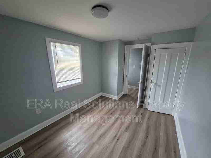 1042 E 14th Ave - Photo 6 of 8