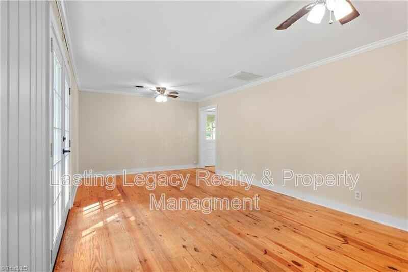 4850 Ellen Ave - Photo 5 of 25