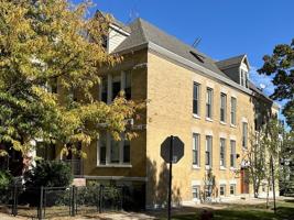 featured image of 2835 N Damen Ave #2R