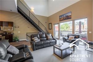 featured image of 1002 W Lake St #2F